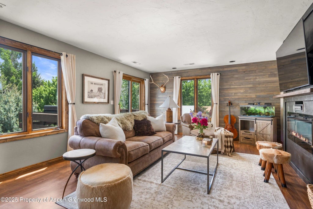 1 of 25 - 1472 W Main Street, Carbondale, CO