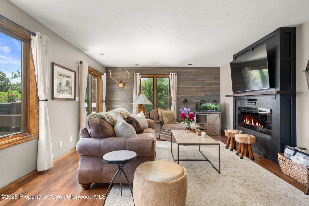 2 of 25 - 1472 W Main Street, Carbondale, CO
