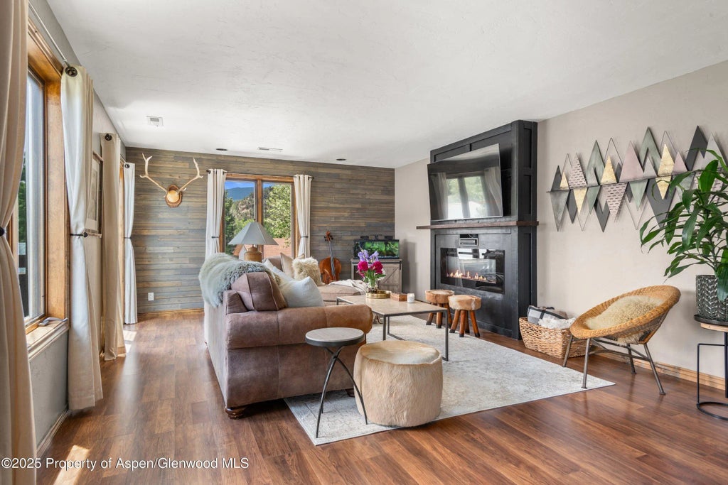 3 of 25 - 1472 W Main Street, Carbondale, CO