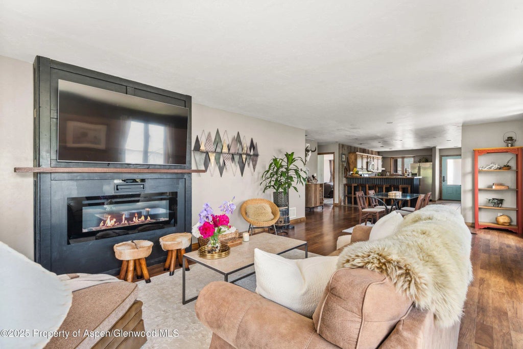 4 of 25 - 1472 W Main Street, Carbondale, CO