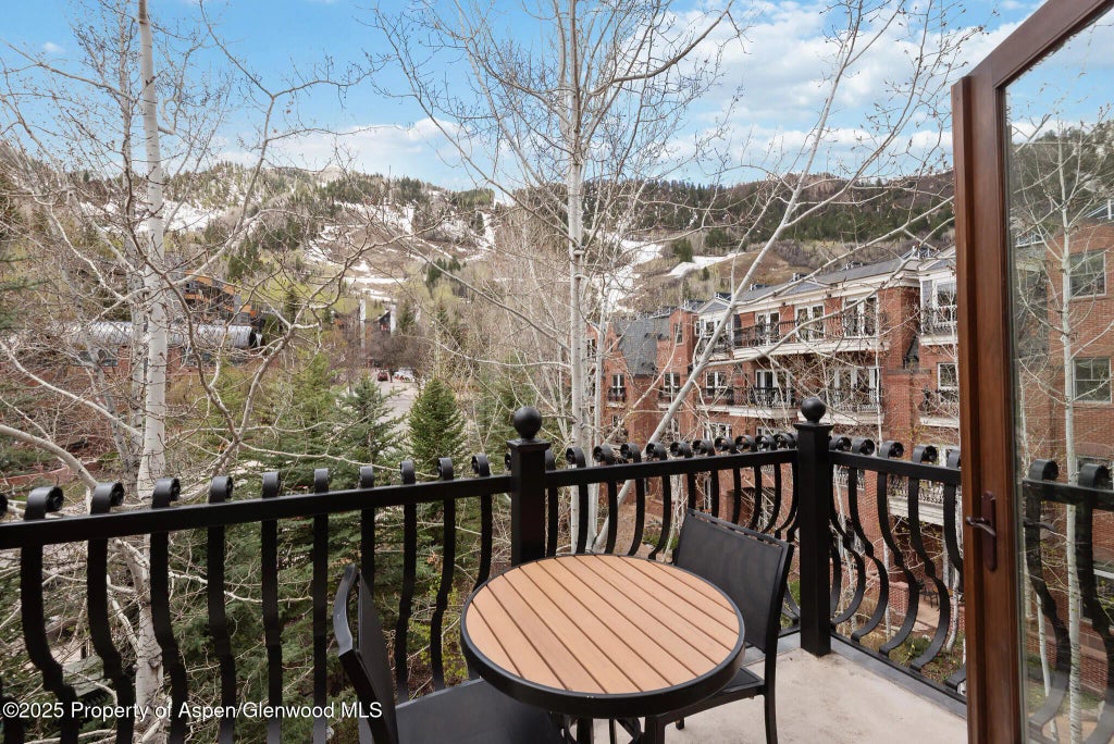 3 of 38 - 415 E Dean St, Unit 31, Weeks 51/52, Aspen, CO