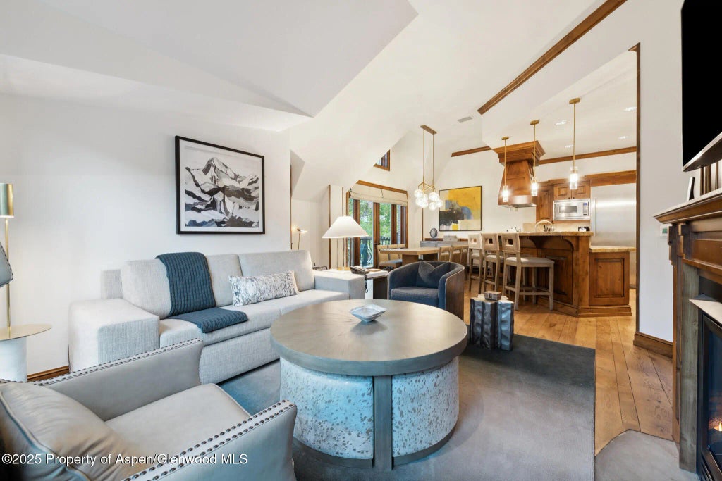 4 of 38 - 415 E Dean St, Unit 31, Weeks 51/52, Aspen, CO