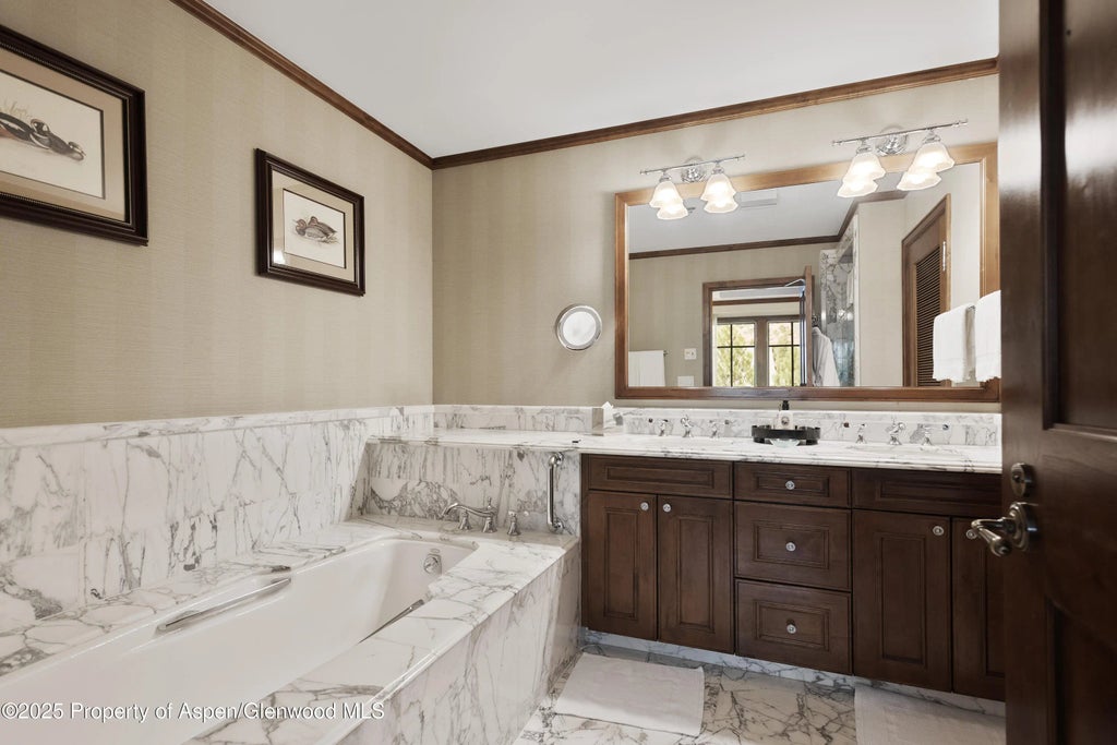 11 of 12 - 39 Boomerang Road 8402/winter Interest 16, Aspen, CO