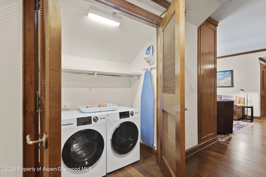 6 of 12 - 39 Boomerang Road 8402/winter Interest 16, Aspen, CO