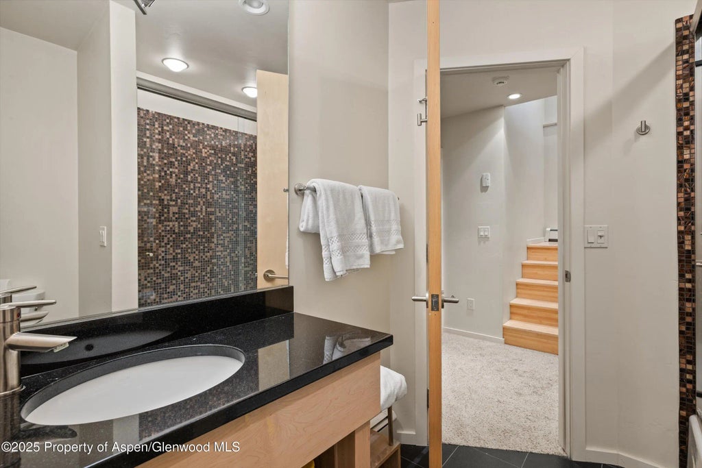 35 of 36 - 322 Park Avenue, Aspen, CO