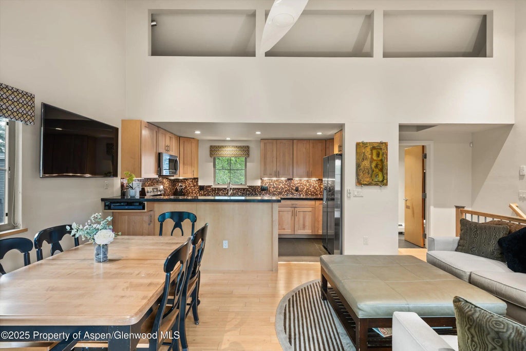 4 of 36 - 322 Park Avenue, Aspen, CO