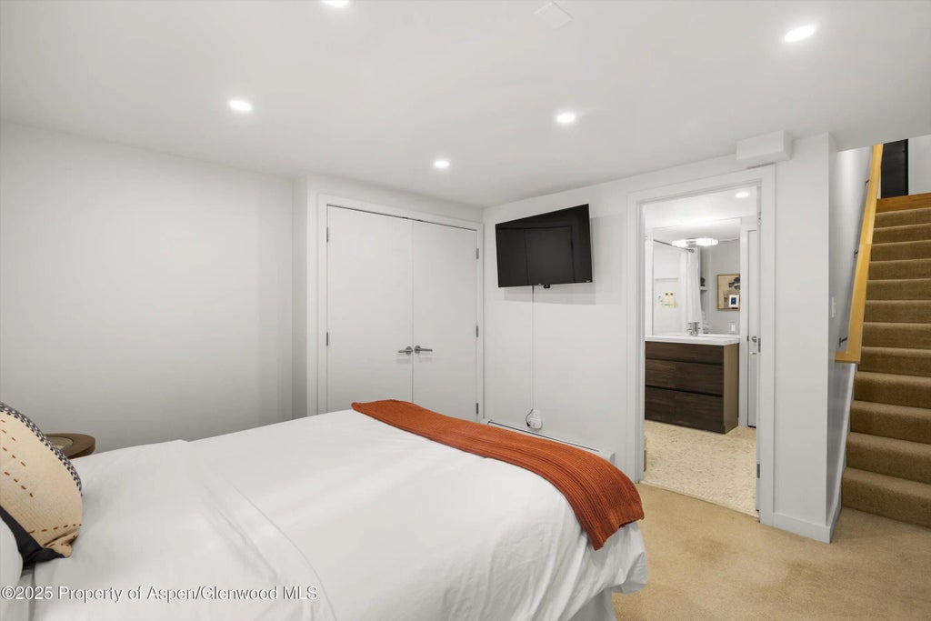 14 of 26 - 250 S Original Street B, Aspen, CO