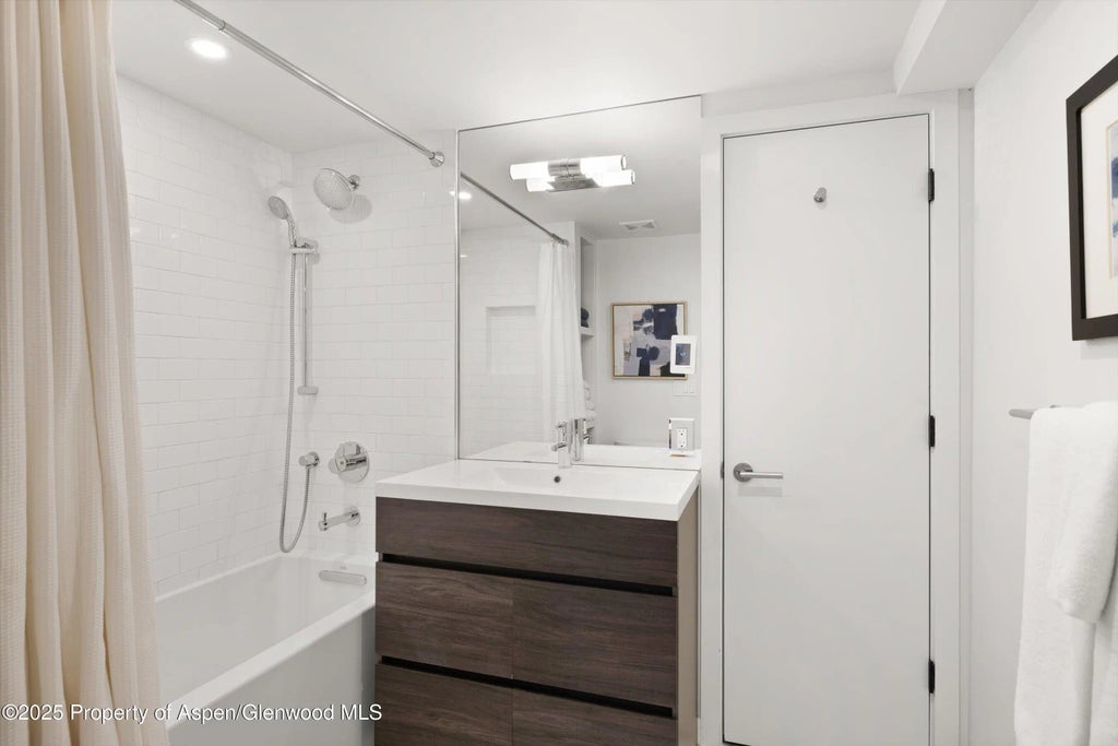 19 of 26 - 250 S Original Street B, Aspen, CO