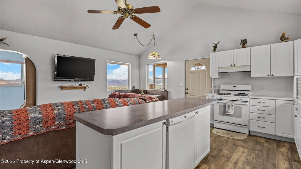 8 of 33 - 2051 Grass Mesa Road, Rifle, CO
