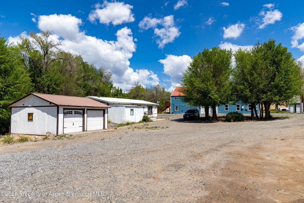 15 of 28 - 12053 Highway 65, Eckert, CO