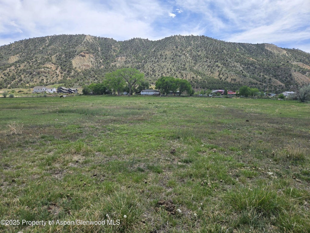 1 of 2 - 275 County Road 332, Rifle, CO
