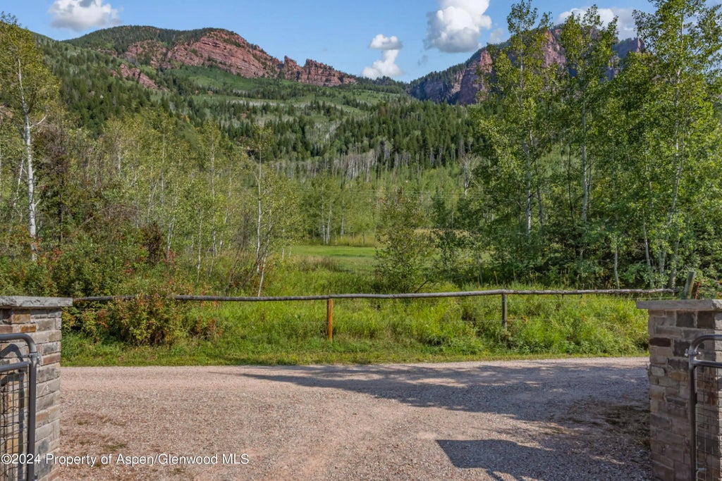 62 of 63 - 900 Dorais Way, Redstone, CO