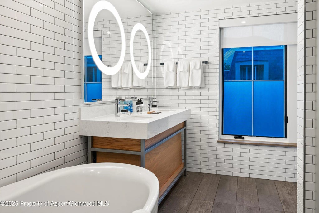29 of 58 - 550 S Spring Street F10 1-10, Aspen, CO
