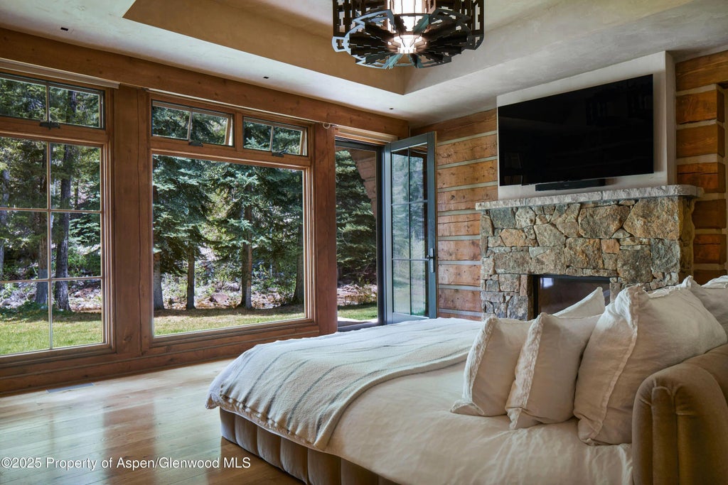 8 of 16 - 143 N Conundrum Creek Road, Aspen, CO
