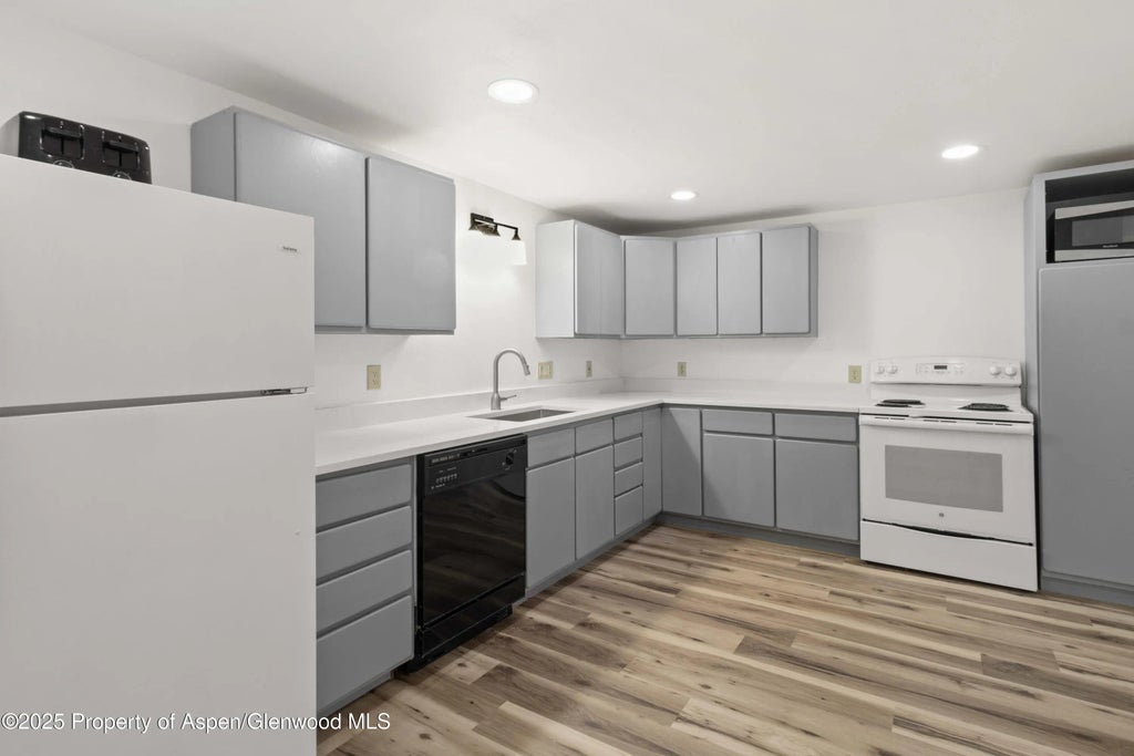22 of 36 - 1124 Walz Avenue, Glenwood Springs, CO