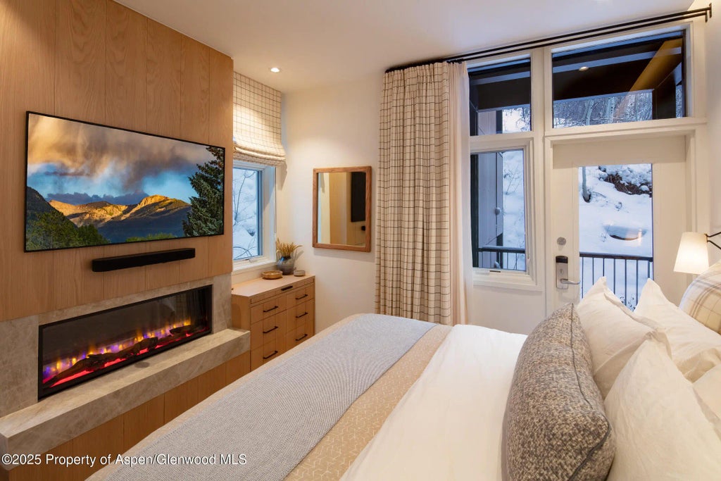 6 of 13 - 800 S Mill Street 201c, Aspen, CO