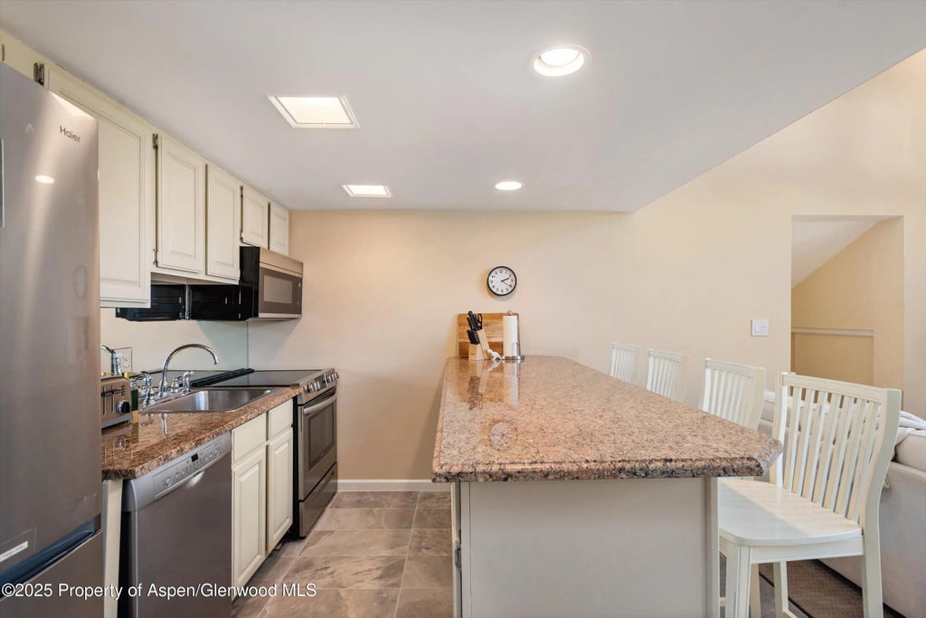 7 of 13 - 800 S Mill Street 301c, Aspen, CO