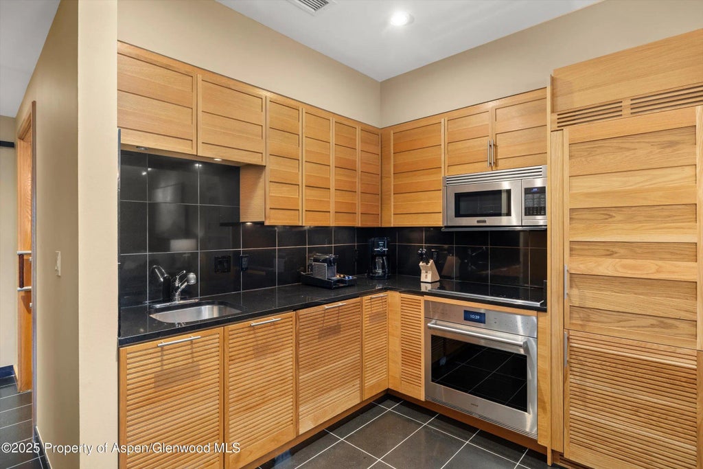 8 of 24 - 130 Wood Road 314/316, Snowmass Village, CO