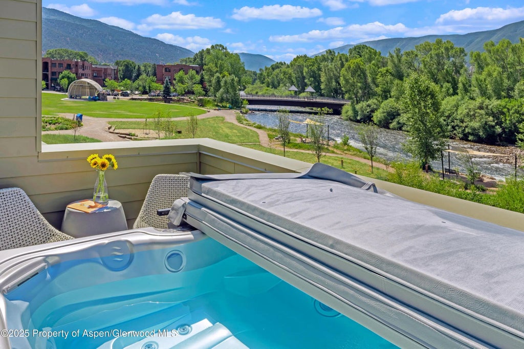 13 of 26 - 22856 Two Rivers Road, Basalt, CO