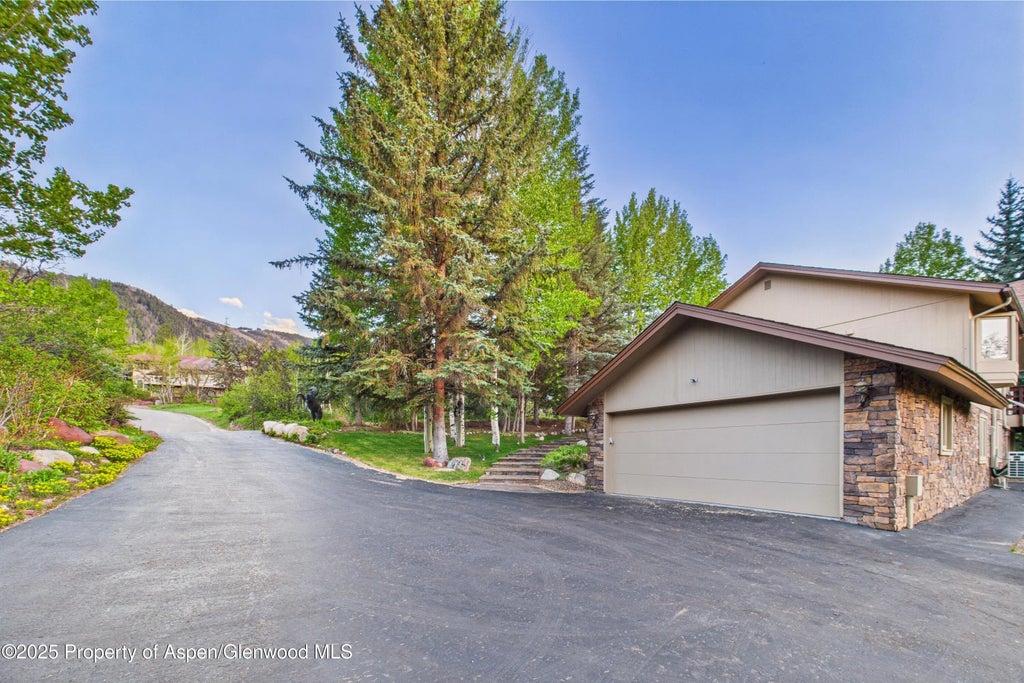 32 of 37 - 593 Meadowood Drive, Aspen, CO