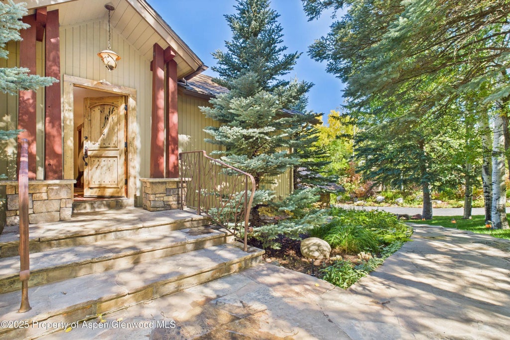 5 of 37 - 593 Meadowood Drive, Aspen, CO