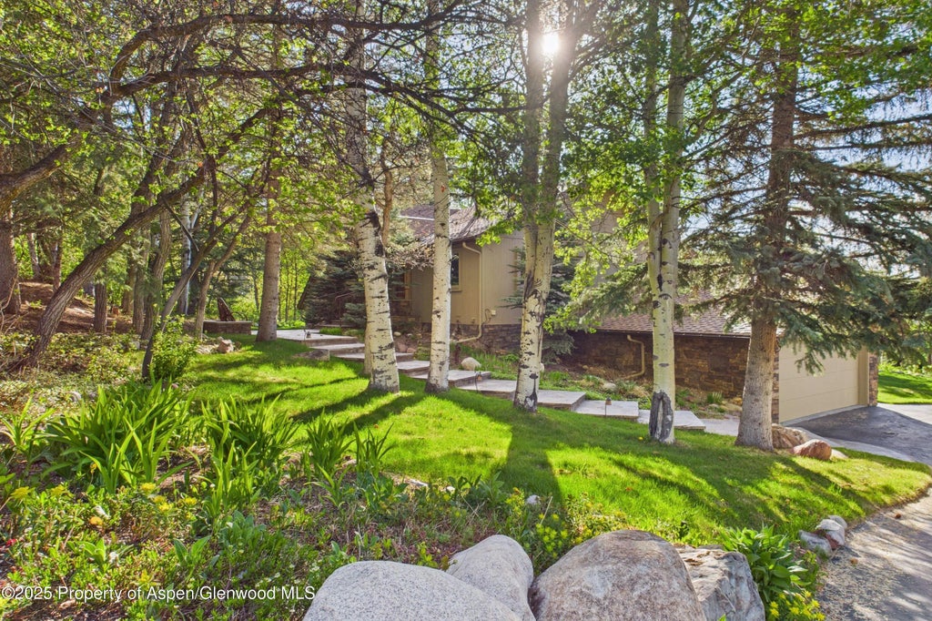 7 of 37 - 593 Meadowood Drive, Aspen, CO