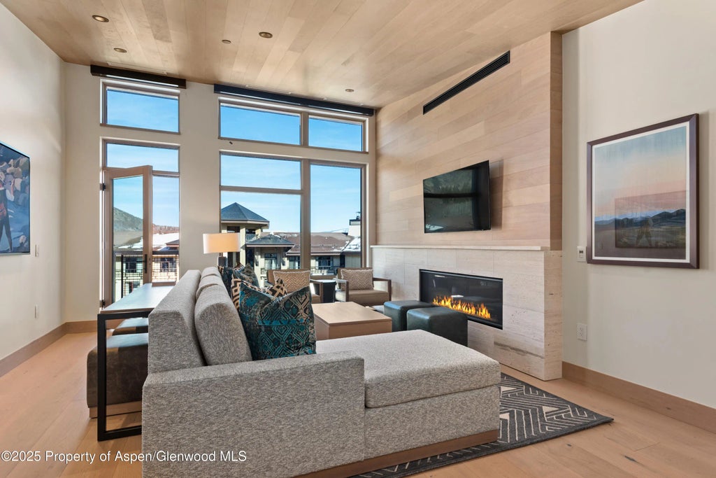 2 of 18 - 130 Wood Road 660-662, Snowmass Village, CO
