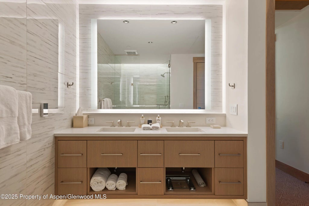 7 of 18 - 130 Wood Road 660-662, Snowmass Village, CO