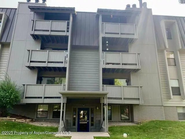 14 of 16 - 1527 Blake Avenue 201, Glenwood Springs, CO