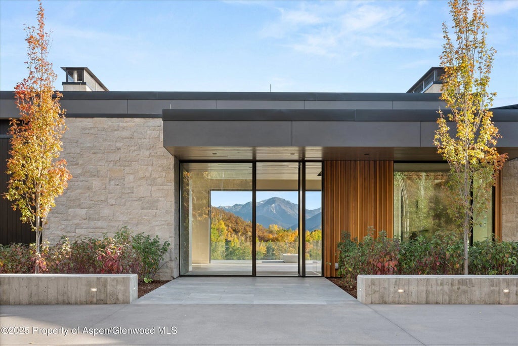 10 of 34 - 401 Carroll Drive, Aspen, CO