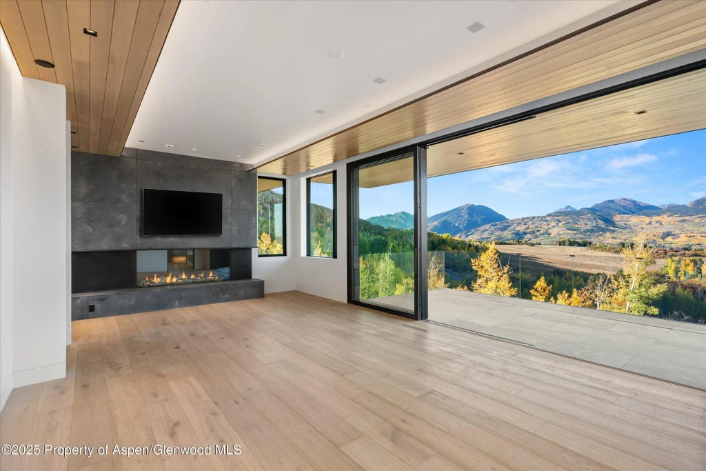 19 of 34 - 401 Carroll Drive, Aspen, CO