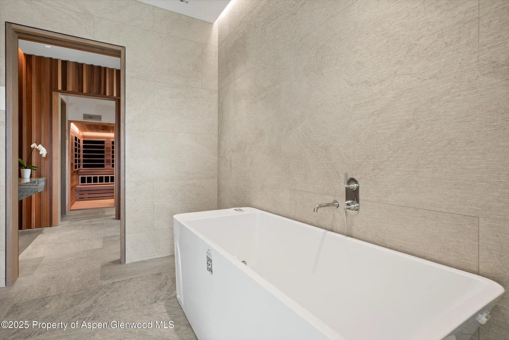 28 of 34 - 401 Carroll Drive, Aspen, CO