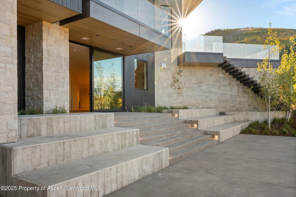 32 of 34 - 401 Carroll Drive, Aspen, CO