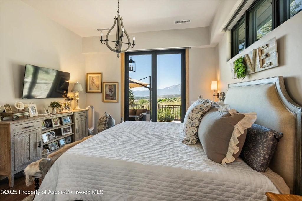 22 of 38 - 1655 County Rd 109, Glenwood Springs, CO