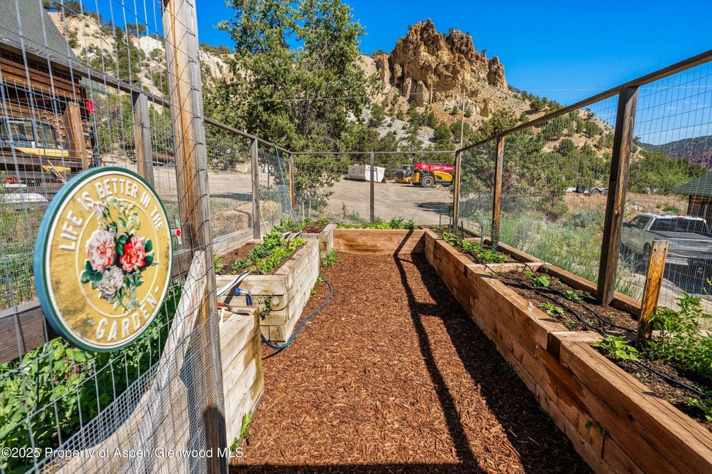 35 of 38 - 1655 County Rd 109, Glenwood Springs, CO