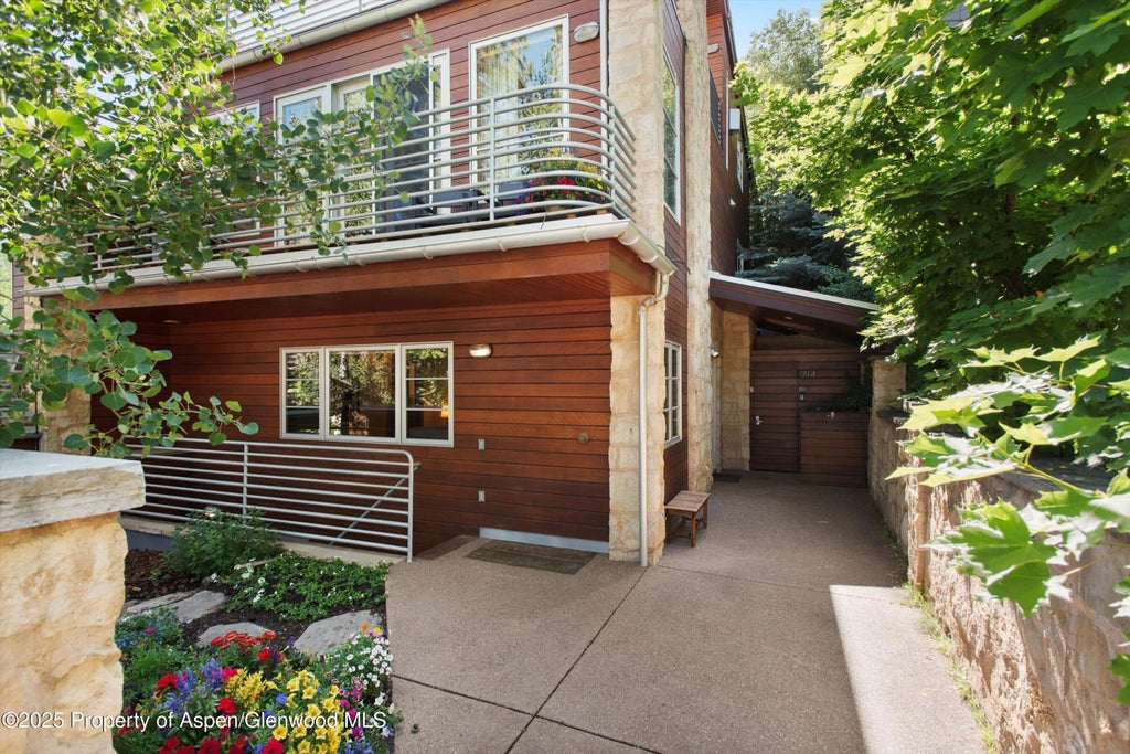 42 of 44 - 714 S Galena Street B, Aspen, CO