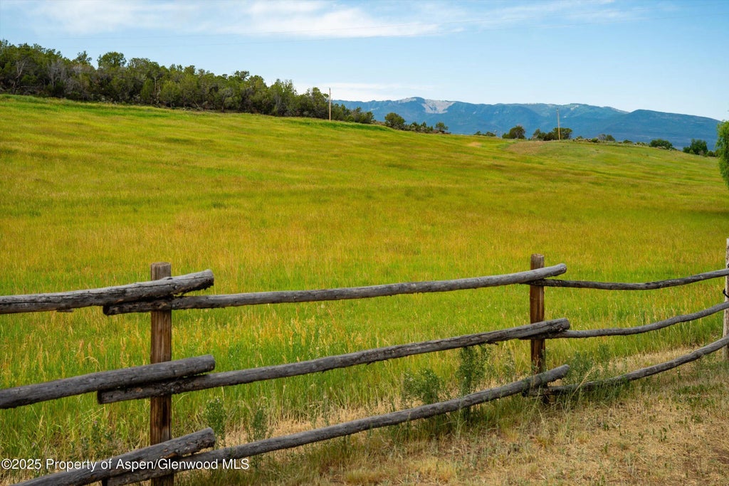 19 of 46 - 1563 County Road 326, Silt, CO