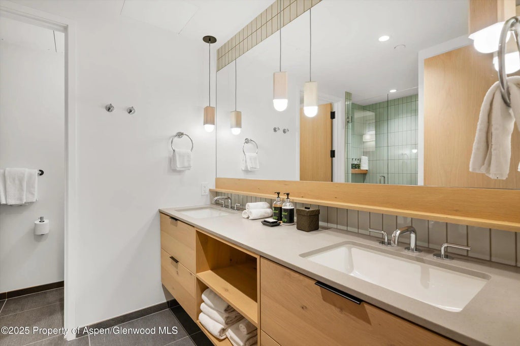13 of 27 - 119 Wood Road 604, Snowmass Village, CO