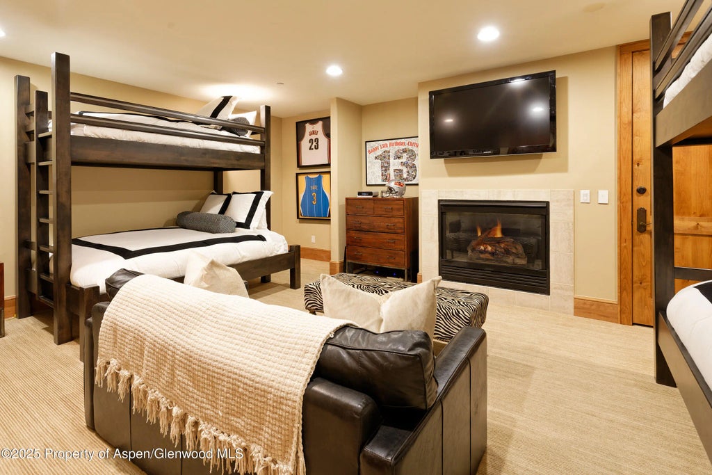 19 of 30 - 1395 Sierra Vista Drive Unit 1, Aspen, CO