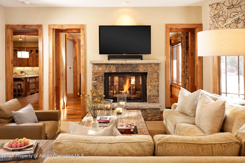 3 of 30 - 1395 Sierra Vista Drive Unit 1, Aspen, CO