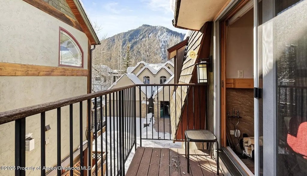 9 of 12 - 901 E Hyman Avenue 13, Aspen, CO