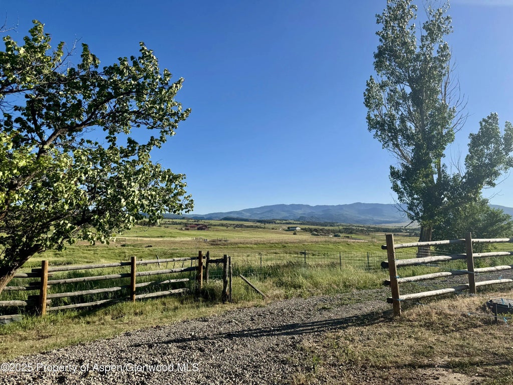 22 of 25 - 1747 County Road 326, Silt, CO