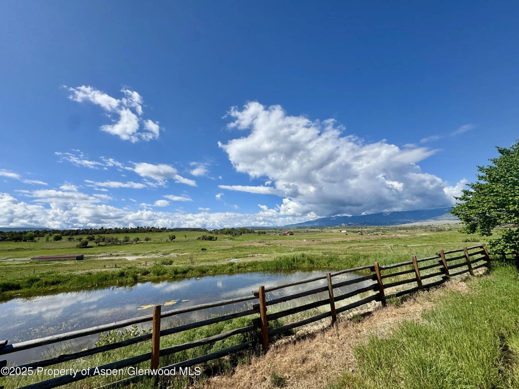 3 of 25 - 1747 County Road 326, Silt, CO