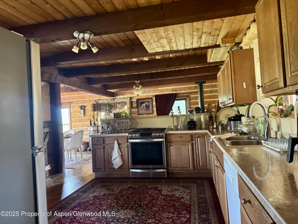 7 of 25 - 1747 County Road 326, Silt, CO