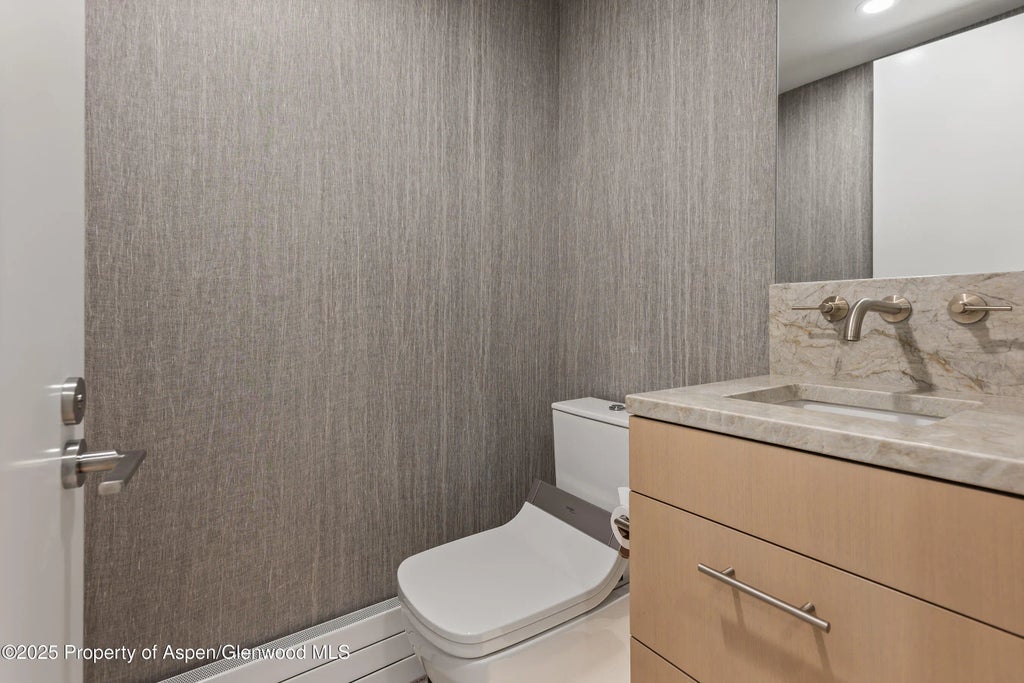 26 of 29 - 800 E Hopkins Avenue B5, Aspen, CO