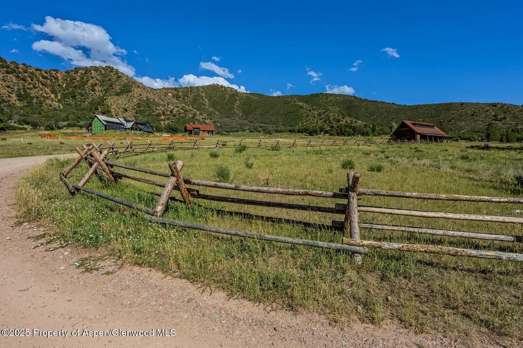 31 of 59 - 902/904 Sopris Creek Road, Basalt, CO