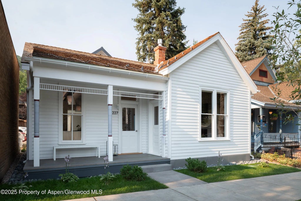 2 of 44 - 227 E Main Street, Aspen, CO