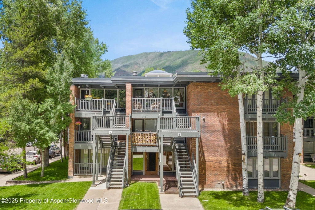 24 of 28 - 124 W Hyman Avenue 3b, Aspen, CO