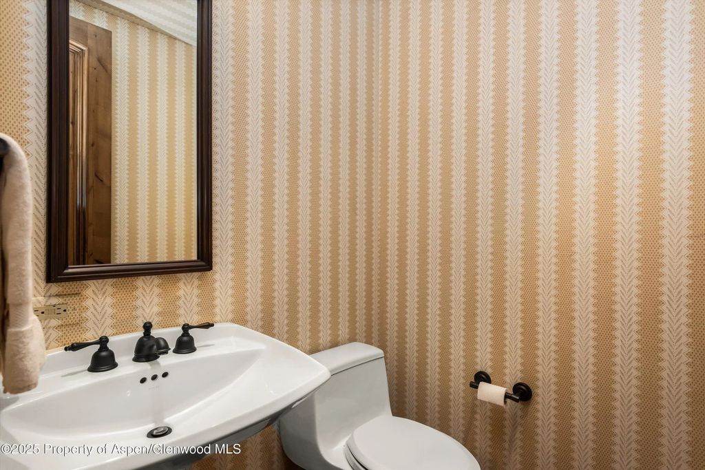 14 of 47 - 42703 Hwy 82 Unit B, Aspen, CO