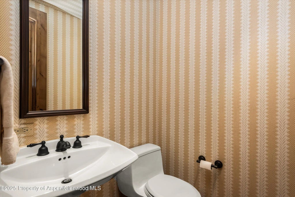 16 of 40 - 42703 Hwy 82 Unit B, Aspen, CO